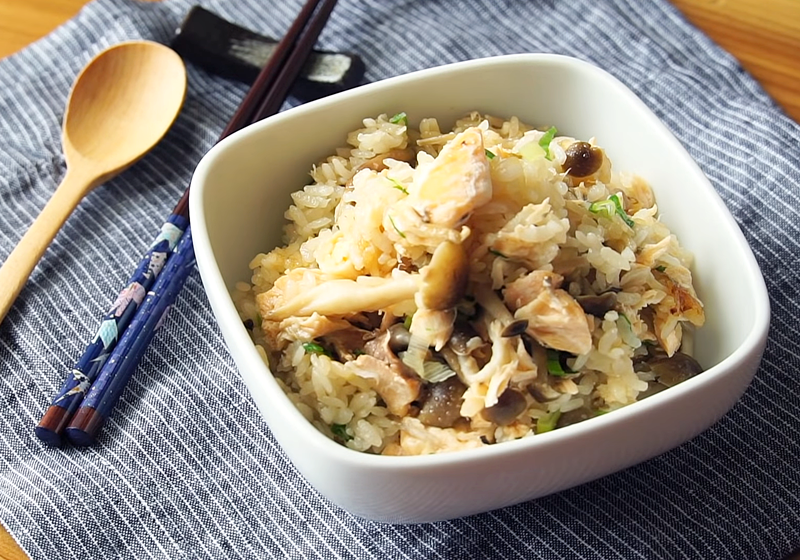 电锅料理 | 鲑鱼炊饭 (影音)